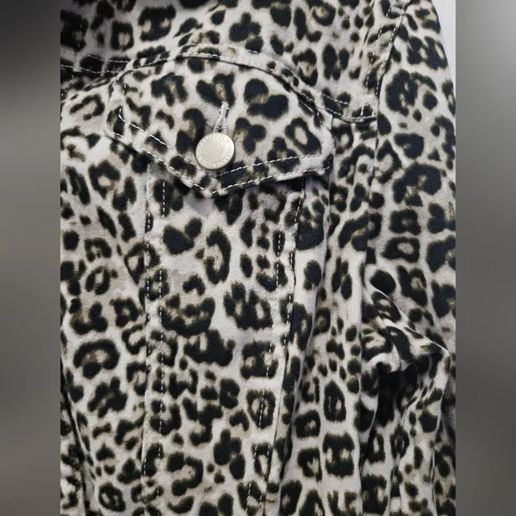Charter Club Denim Jacket w/leopard print. - Picture 8 of 11